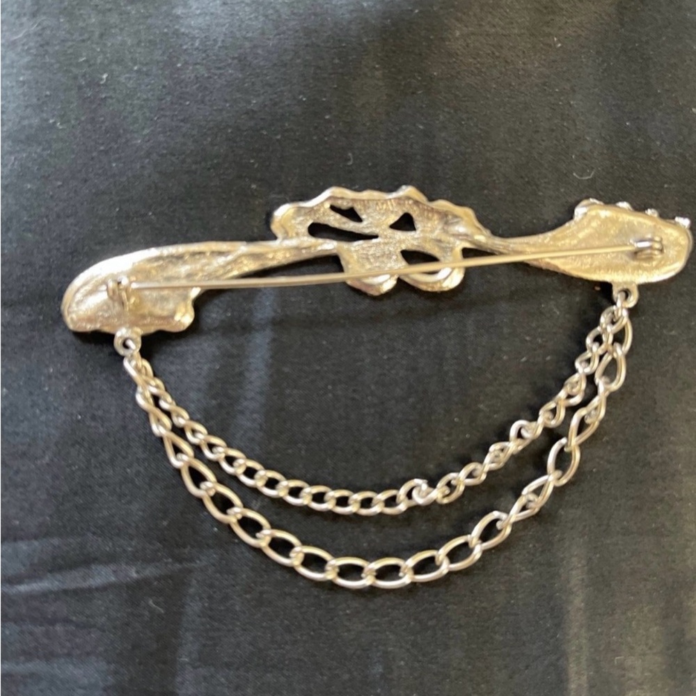 vintage silver-tone floral brooch with chains - Picture 3 of 3